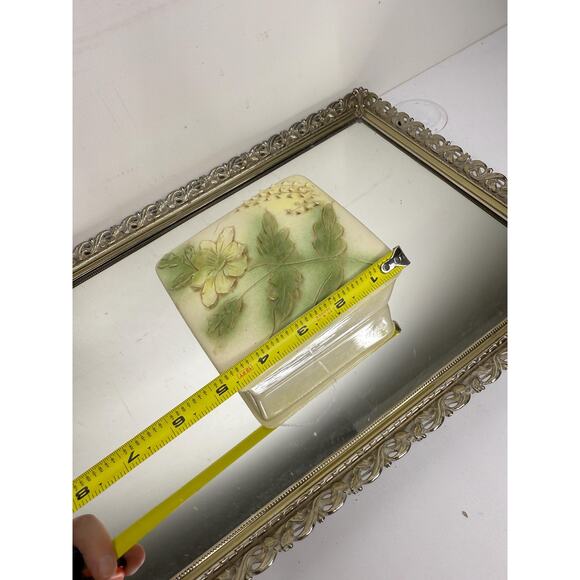 Beautiful Vintage Cream and Green Ceramic Dresser Box Raised Floral Decoration - Picture 6 of 10